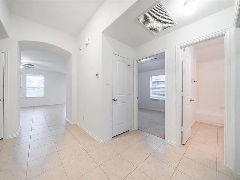 16323 Hillside Garden Ln — Photo 3