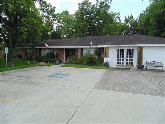 2nd image of 106 Pecan Dr