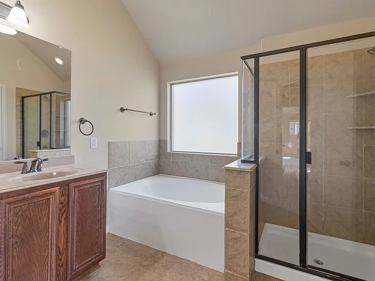 8204 Tierra Del Sol Rd — Photo 2