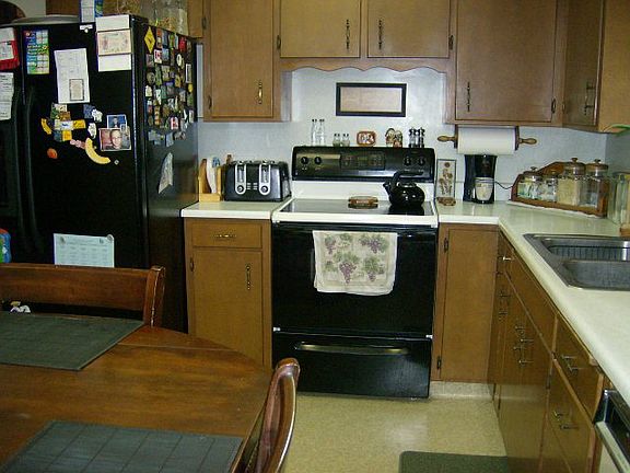 5th image of 925 North Blvd