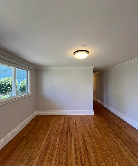 744 Oak St #10 — Photo 10