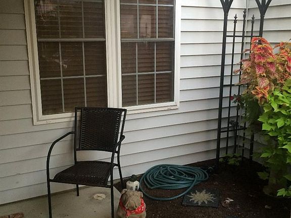 4th image of 625 Thornburg Pl