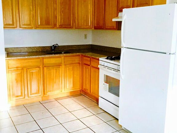 3rd image of 2589 73rd St #2NDFLOOR
