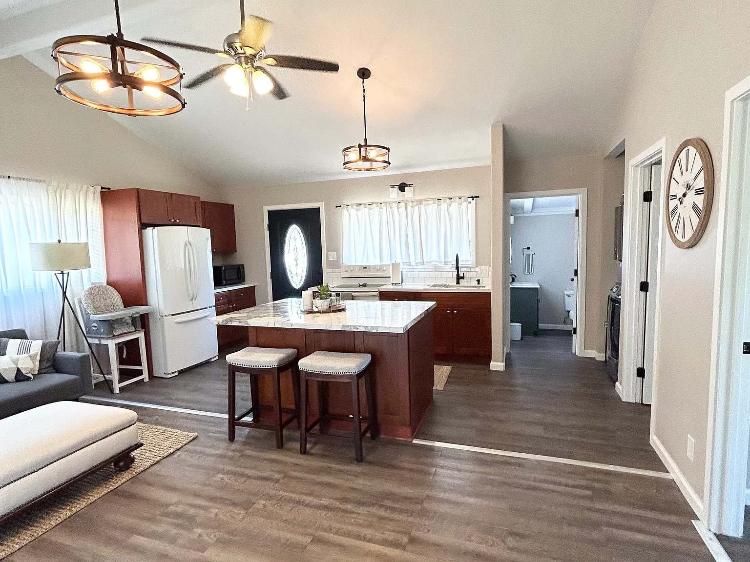 2 bed, 850 sqft, $2,800 — Photo 3