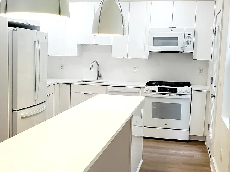 632 Boulevard E #2 — Photo 1