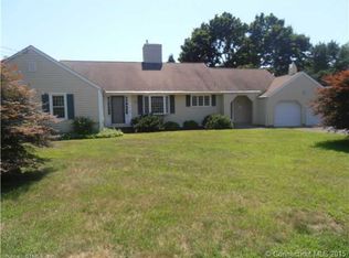 12 Iroquois Dr, Clinton, CT 06413