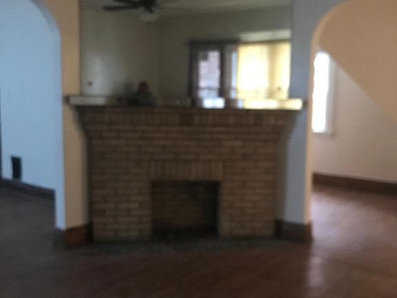 3rd image of 534 E Ferry St #1