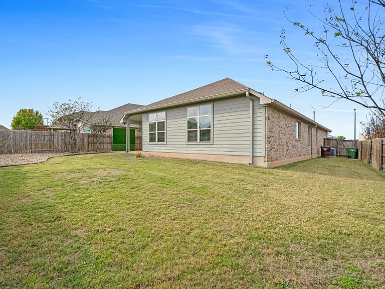 2923 Bluffstone Dr — Photo 32