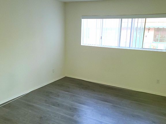 5th image of 909 Westbourne Dr #2316