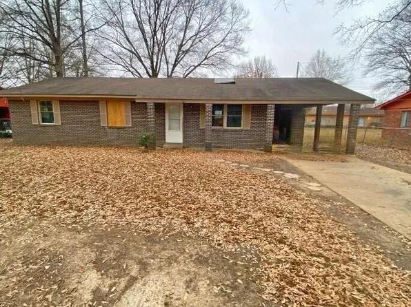 704 Cleveland St, Itta Bena, MS 38941