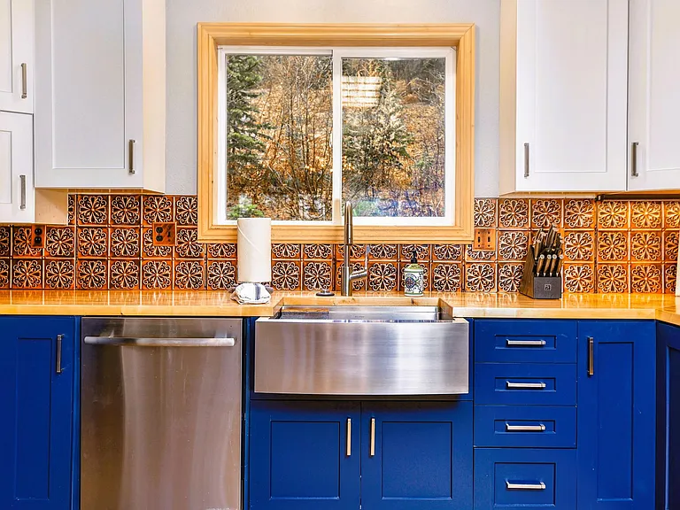 Kitchen stocked with all essentials and small appliances