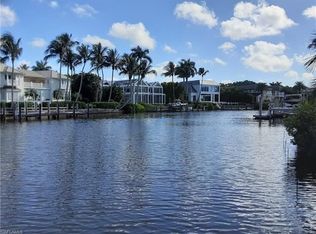 999 Admiralty Parade E, Naples, FL 34102
