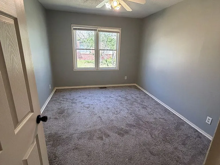 602 N Emporia St — Photo 2