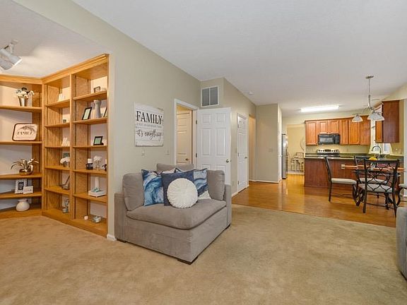 5th image of 10569 Millfarm Ct