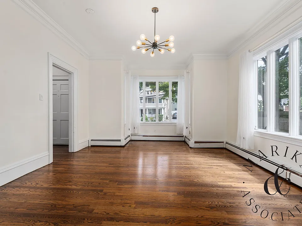 60 Parsons St