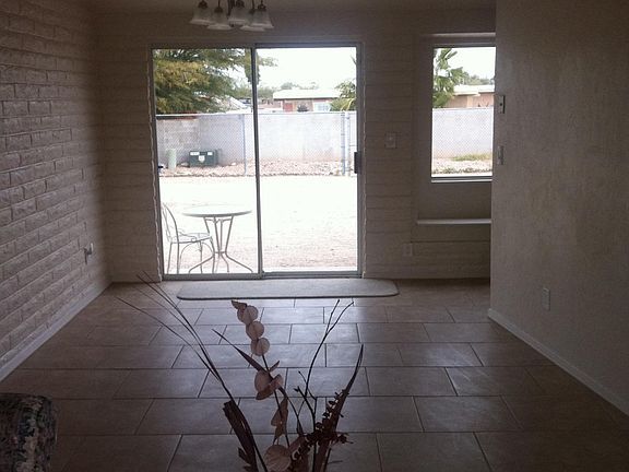 4th image of 812 W Baffin Dr