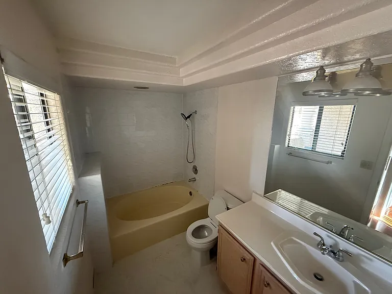 1409 Santa Margarita St — Photo 10