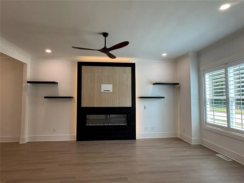 4 bed, 2.5 bath, 2315 sqft, $2,795 — Photo 3