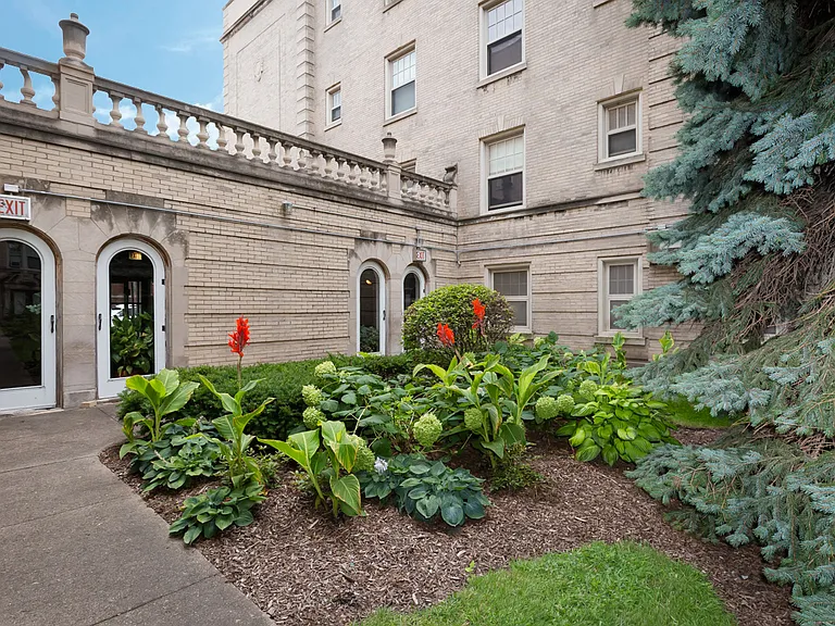 Ivy Villas — Photo 3