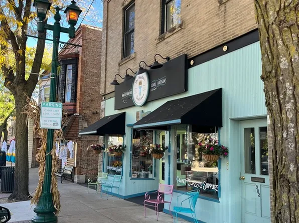 903 Main St, Antioch, IL