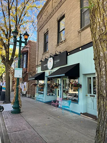 903 Main St #2 Photo 1