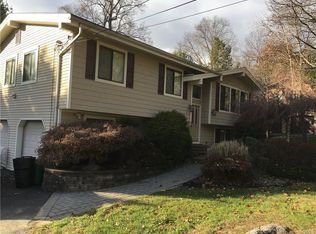 59 Cricketown Rd, Stony Pt, NY 10980