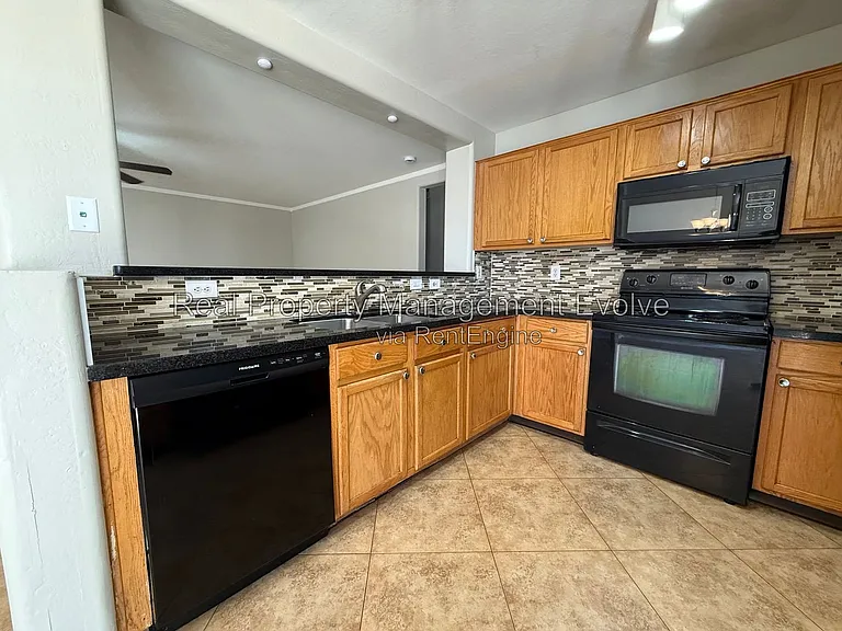 22621 W Yavapai St — Photo 8