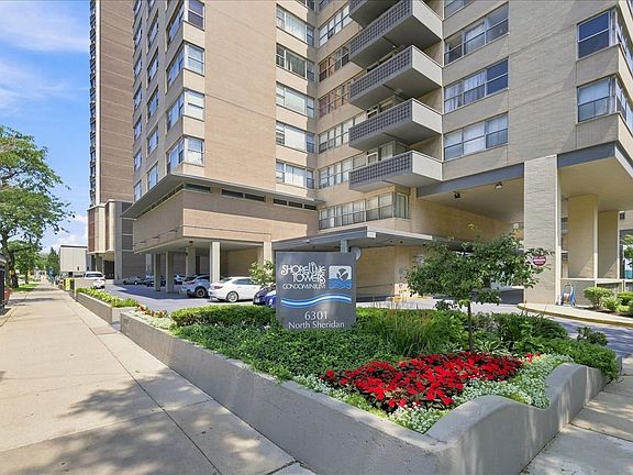 2nd image of 6301 N Sheridan Rd APT 3D