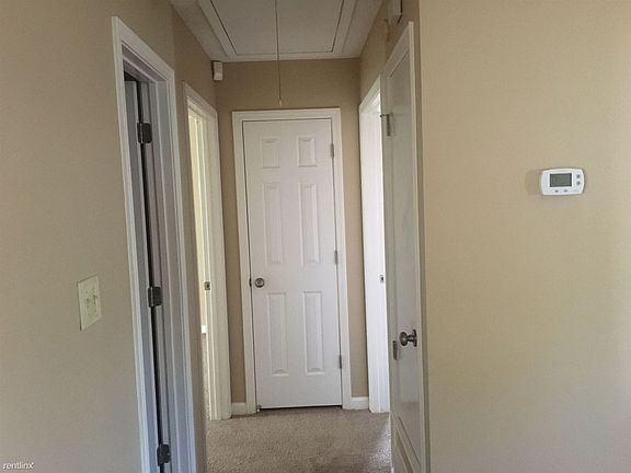 3rd image of 7098 Foxhall Dr