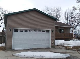 1706 N 6th St, Grand Forks, ND 58203