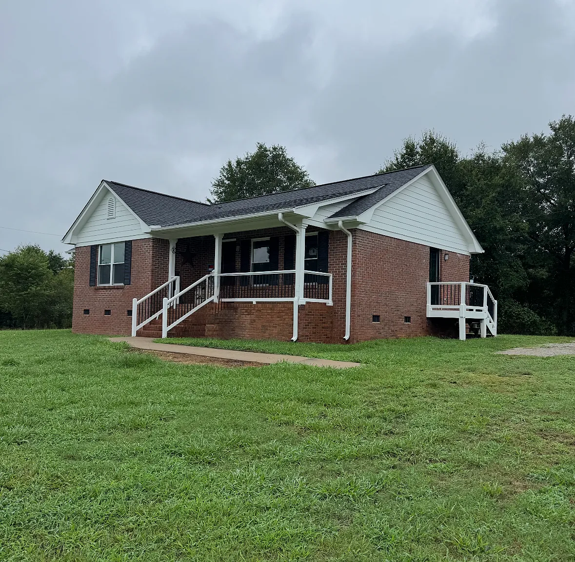 3 bed, 1218 sqft, $1,850 — Photo 1