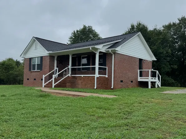 228 Bennetts Cir, Royston, GA 30662