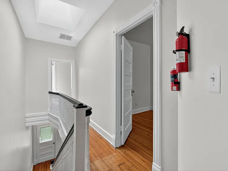 1427 Monroe St NW — Photo 16