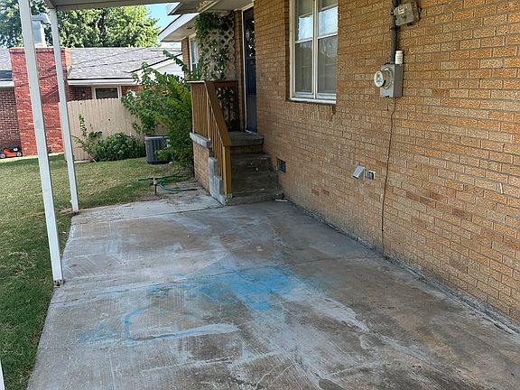 3rd image of 344 SE Queenstown Ave