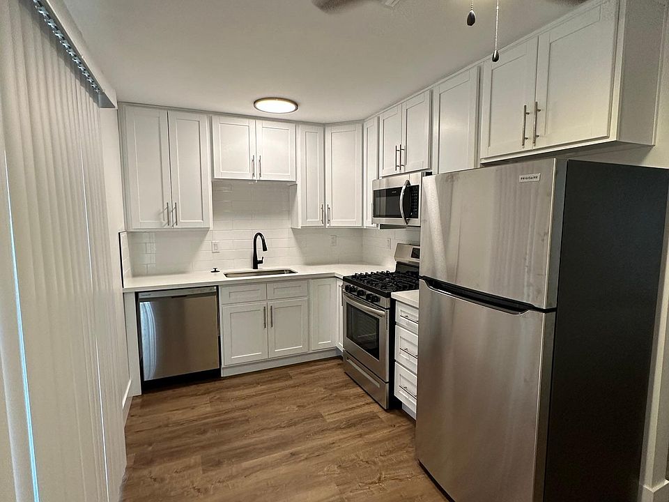 1st image of 1515 E Oregon Ave APT 3
