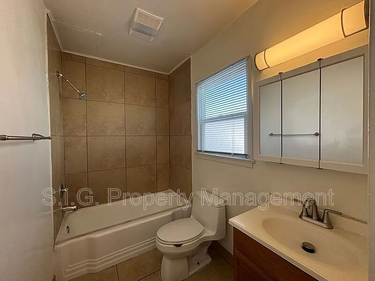 629 W Glenoaks Blvd #A — Photo 17