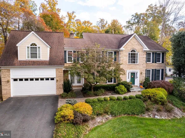 12015 Hamden Ct, Oakton, VA 22124