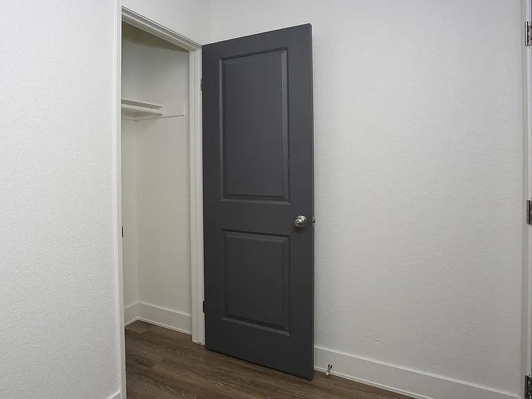 Lakehouse Apartments — Photo 36