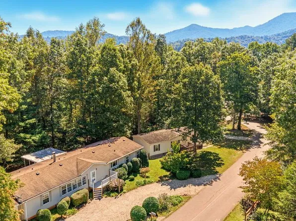 111 Westwood Dr, Franklin, NC 28734