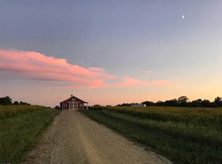 939 Coulee Trl, Hudson, WI 54016