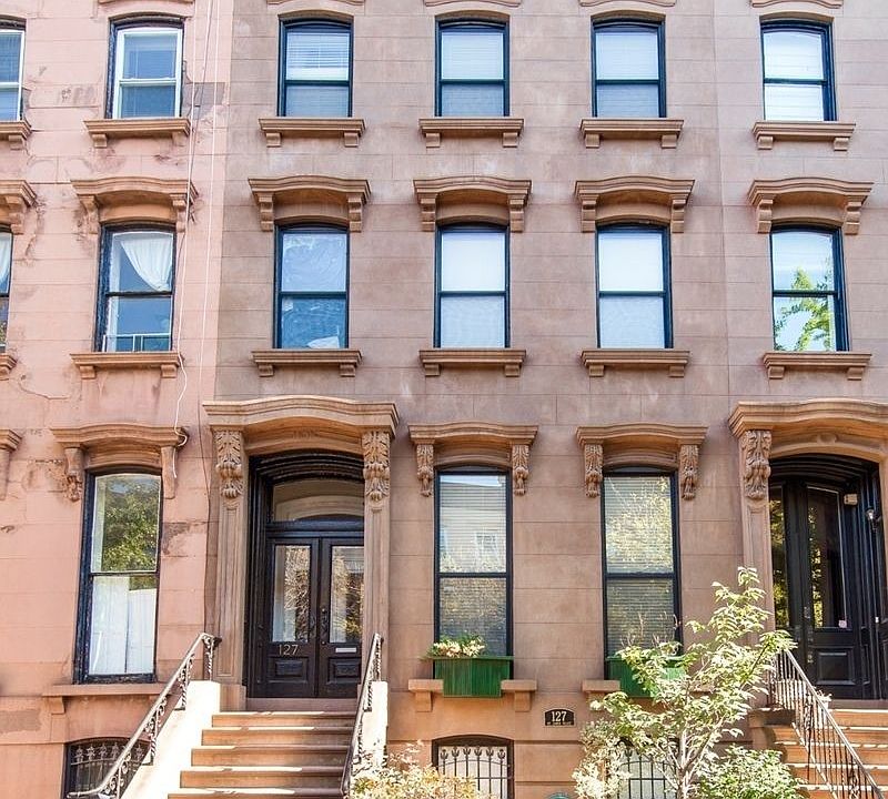 1st image of 127 Saint James Pl #3