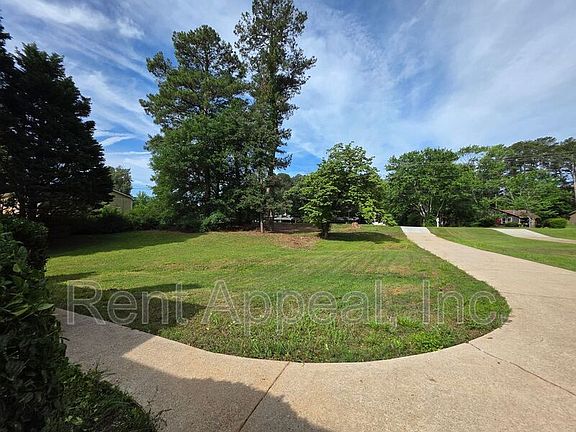2nd image of 102 Park Place Dr