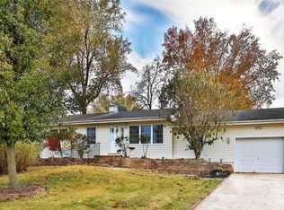 438 Radford Ln, Ballwin, MO 63021