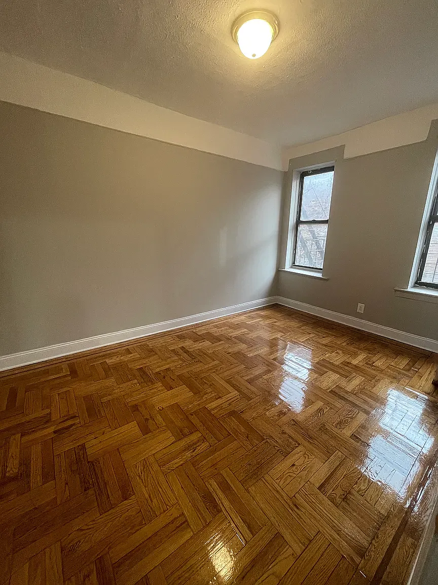 945 Saratoga Avenue — Photo 3