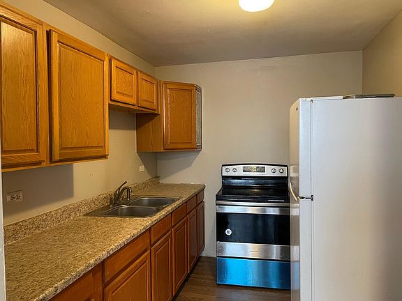 2nd image of 4300 W Ford City Dr APT 709