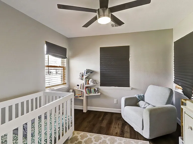5146 Stuyvesant Ln — Photo 9