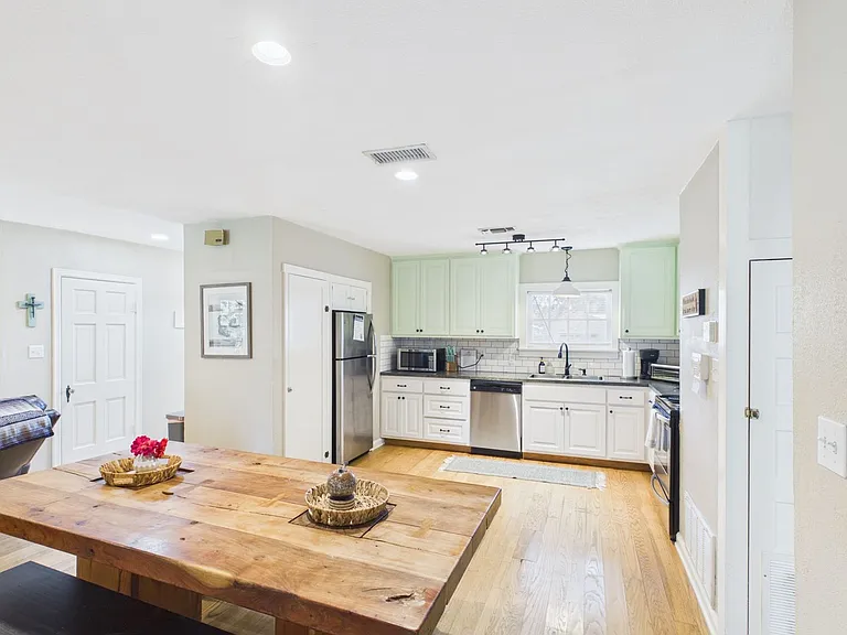 510 S Olive St — Photo 15
