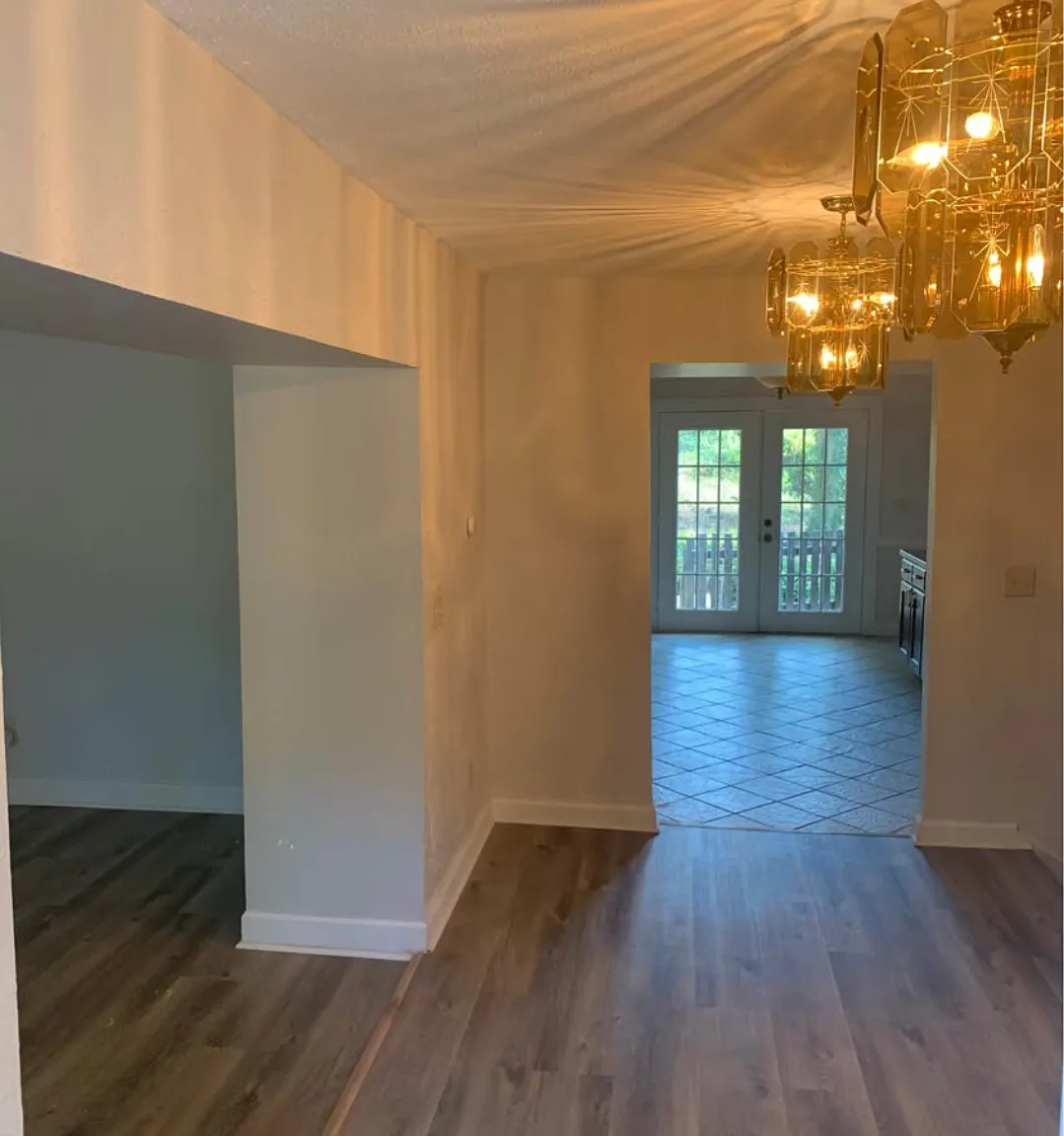 7 bed, 3200 sqft, $3,750 — Photo 2