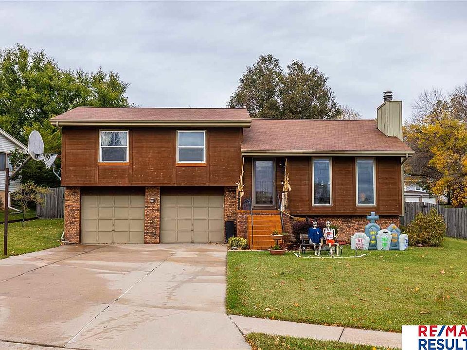 1st image of 310 Windsor Dr