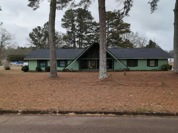 301 Founders Dr, Barnesville, GA 30204